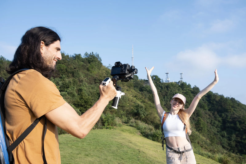 GIMBAL estabilizador SCORP Mini 2 Com três eixos de estabilização, proporciona movimentos suaves e precisos, eliminando tremores e vibrações indesejadas serve para /Câmeras profissionais/GoPro11/iPhone/Samsung - BrasBest